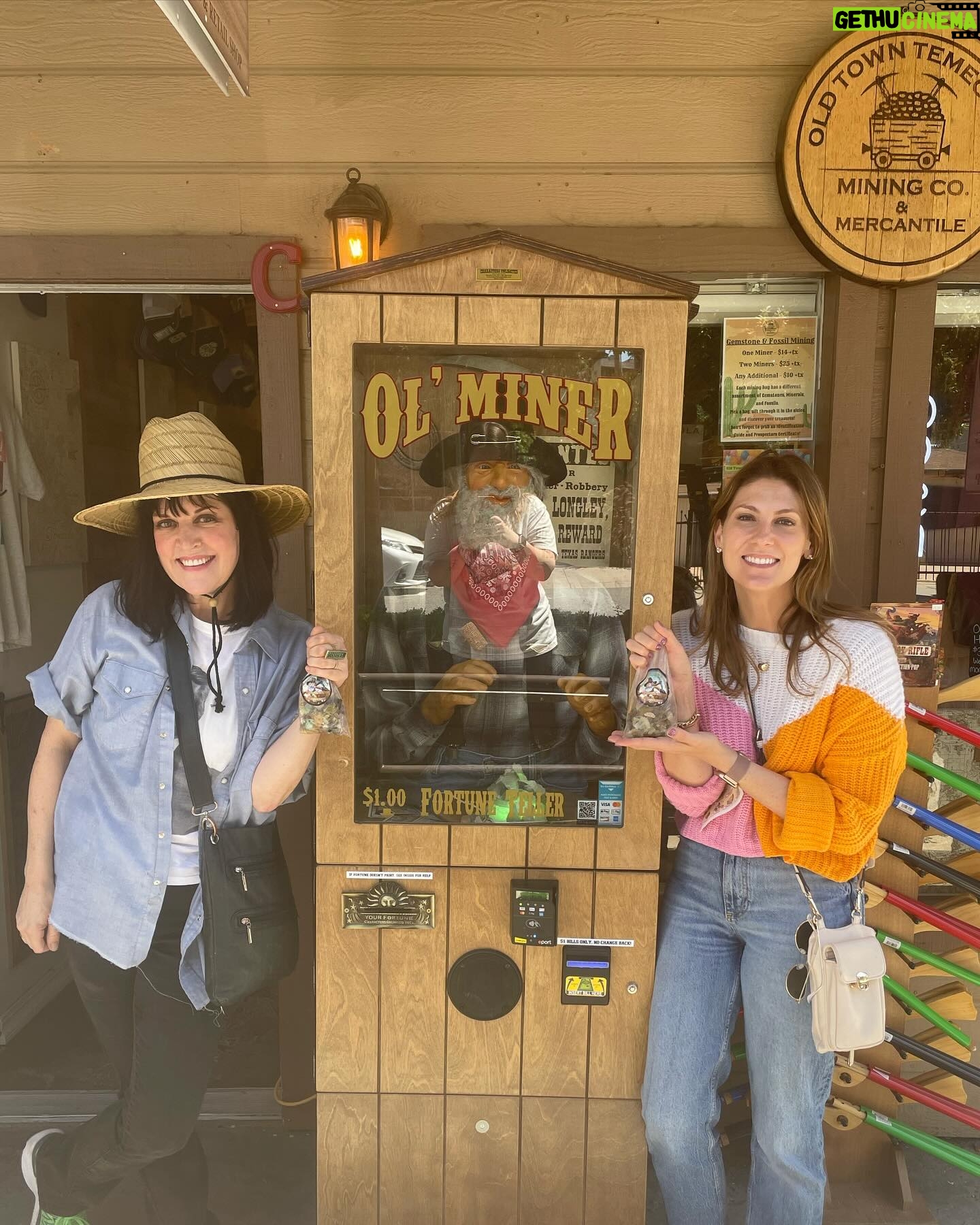 Clarke Wolfe - 453 Likes - 💐 MAY 💐 Highs and lows, adventures near and far and never a dull moment.
I spent a lot of last month getting out of town including trips to:
🎰 Las Vegas with @davidwolfe528 and a ✨magical ✨ reunion with @justinwillman!
🦒 San Diego Zoo Safari Park for Mary & James’ Wedding (followed by a #Disneyland adventure with the newlyweds 🥰)
🏜️ Twentyninepalms for @fayna.bo.byna’s birthday
💎 Temecula for some uncut jahms with @bettydrapers_fatsuit
So, what’s next?!