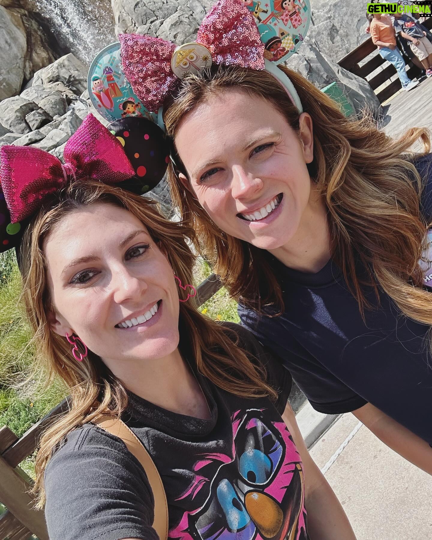 Clarke Wolfe - 453 Likes - 💐 MAY 💐 Highs and lows, adventures near and far and never a dull moment.
I spent a lot of last month getting out of town including trips to:
🎰 Las Vegas with @davidwolfe528 and a ✨magical ✨ reunion with @justinwillman!
🦒 San Diego Zoo Safari Park for Mary & James’ Wedding (followed by a #Disneyland adventure with the newlyweds 🥰)
🏜️ Twentyninepalms for @fayna.bo.byna’s birthday
💎 Temecula for some uncut jahms with @bettydrapers_fatsuit
So, what’s next?!