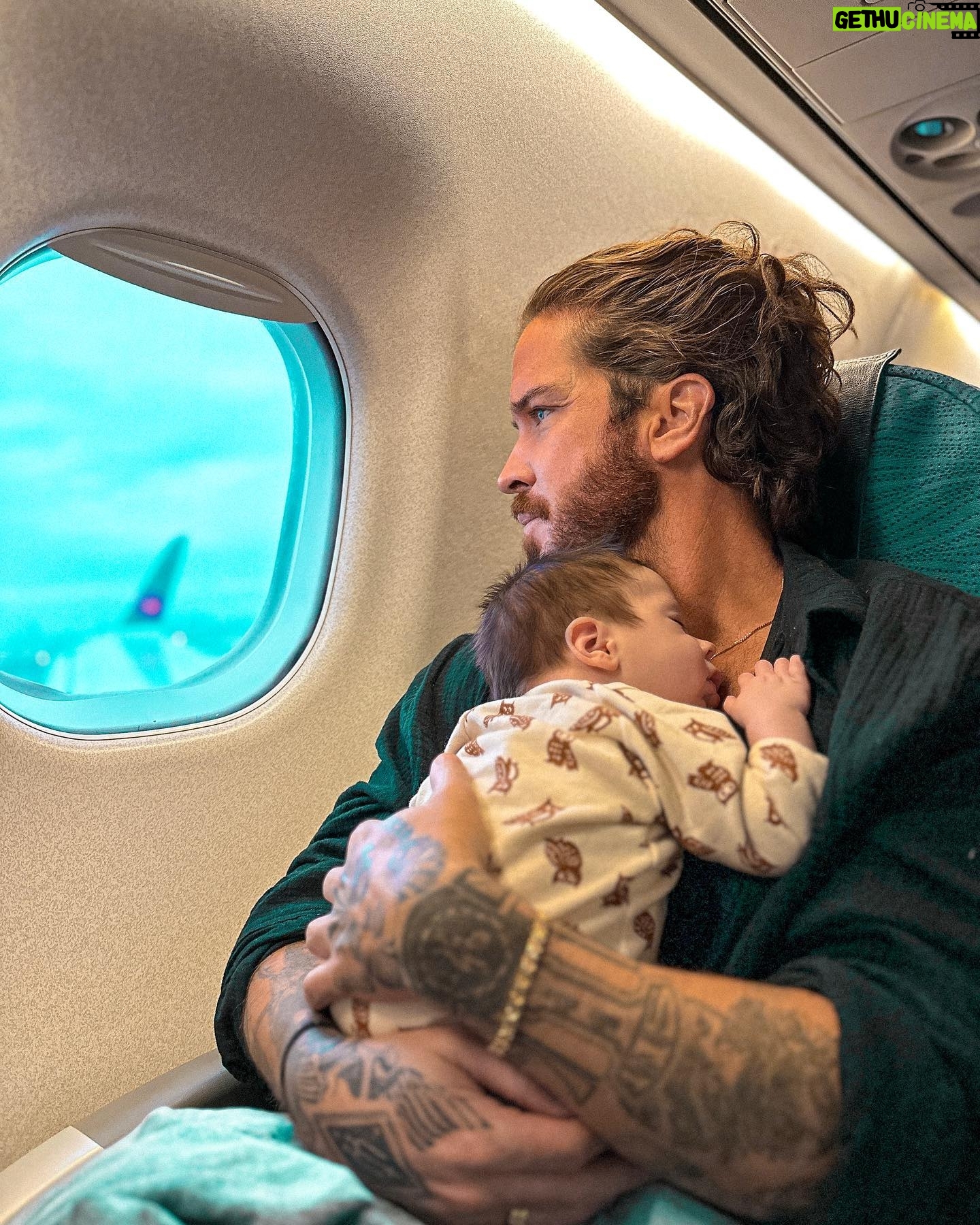 Claude Bégin - 10.5K Likes - Un bébé déjà voyage adapted✨💙
Une maman admirablement versatile 💪🏼🥛🌱❤️🔥
#famile
