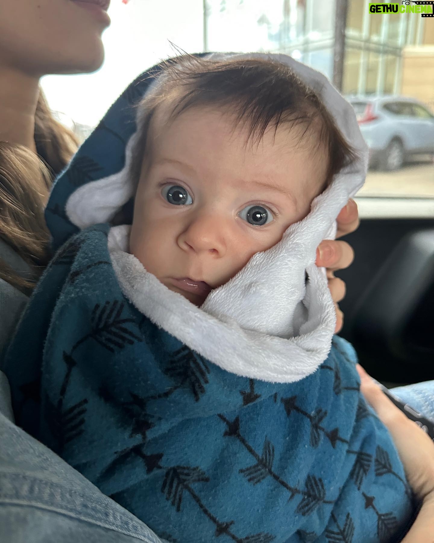 Claude Bégin - 10.5K Likes - Un bébé déjà voyage adapted✨💙
Une maman admirablement versatile 💪🏼🥛🌱❤️🔥
#famile