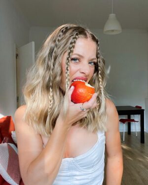 Cláudia Abrantes Instagram - Descrição na última foto 🍎🙃