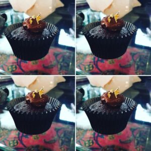 Claudia Black Instagram - #homemadecake  Gf brownie cakes with chocolate mousse ganache and 24 carat edible gold- my 6th grader wanted to go all out this year for #valentinesday . Gold is a homeopathic remedy for perfectionism. Just tasted one of the cakes and the bottom is a wee bit burned. #cured #easycomeeasygo #swingsandroundabouts