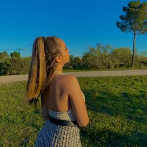 Claudia Iglesias Pérez Instagram - aceptamos el amor que creemos merecer <3