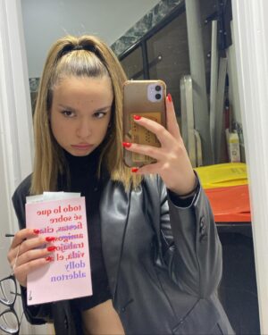 Claudia Iglesias Pérez Instagram - ir al cine y comed muchas palomitas 🍿 <3