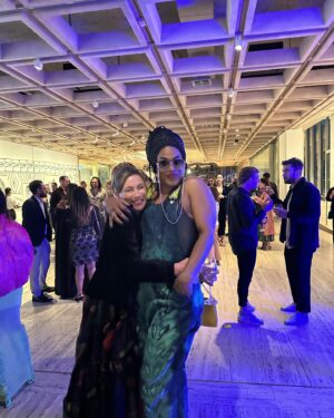 Claudia Karvan Instagram - Opening night @archibaldprize @agnsw @zaachariahafielding.art is King 
And @_laura_jones_ outside heading in 🥳🥳