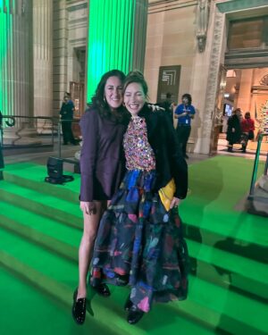 Claudia Karvan Instagram - Opening night @archibaldprize @agnsw @zaachariahafielding.art is King 
And @_laura_jones_ outside heading in 🥳🥳