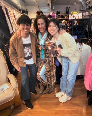 Claudia Wells Instagram - Sharing joy with people is profound. Thank you Back To The Future!! 
*
*
#fan #fans #japanese #bttf #backtothefuture #armaniwells #claudiawells #jenniferparker #love #joy