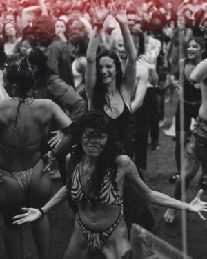 Claudine Langlois Instagram - THROWBACK ANATHAFEST 2023🌞
.
.
Juste parce qu’on m’a dit de jetter un coup d’oeil 👀 sur le instagram d’ @anathafest demain ! 
-
Just because I was told to check it out 👀 on @anathafest’s instagram tomorrow ! 

#festival #montreal #quebec #anathafest #festivalanatha