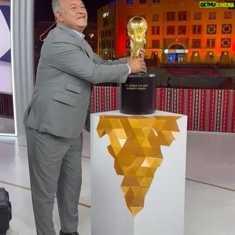 Claudio Borghi - 21.8K Likes - Se mira, p̶e̶r̶o̶ ̶n̶o̶ ̶s̶e̶ ̶t̶o̶c̶a̶…SE TOCA! 🏆
.
.
.
.
#campeóndelmundo #qatar2022 @telemundodeportes