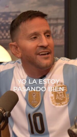 Claudio Borghi Instagram - Miami, Paris y la familia. Leo habla de los cambios en su vida y la importancia de una buena crianza. Este y otros divertidos momentos en el nuevo capítulo del Podcast de Kramer “Leo Lo Dije”, junto a nuestros invitados @bichiborghi_ y @juvenal.olmos de “Todos Somos Técnicos” de @tntsportscl, y @galabra, ya disponible en YouTube.

#LeoLoDije #ElPodcastDeKramer
