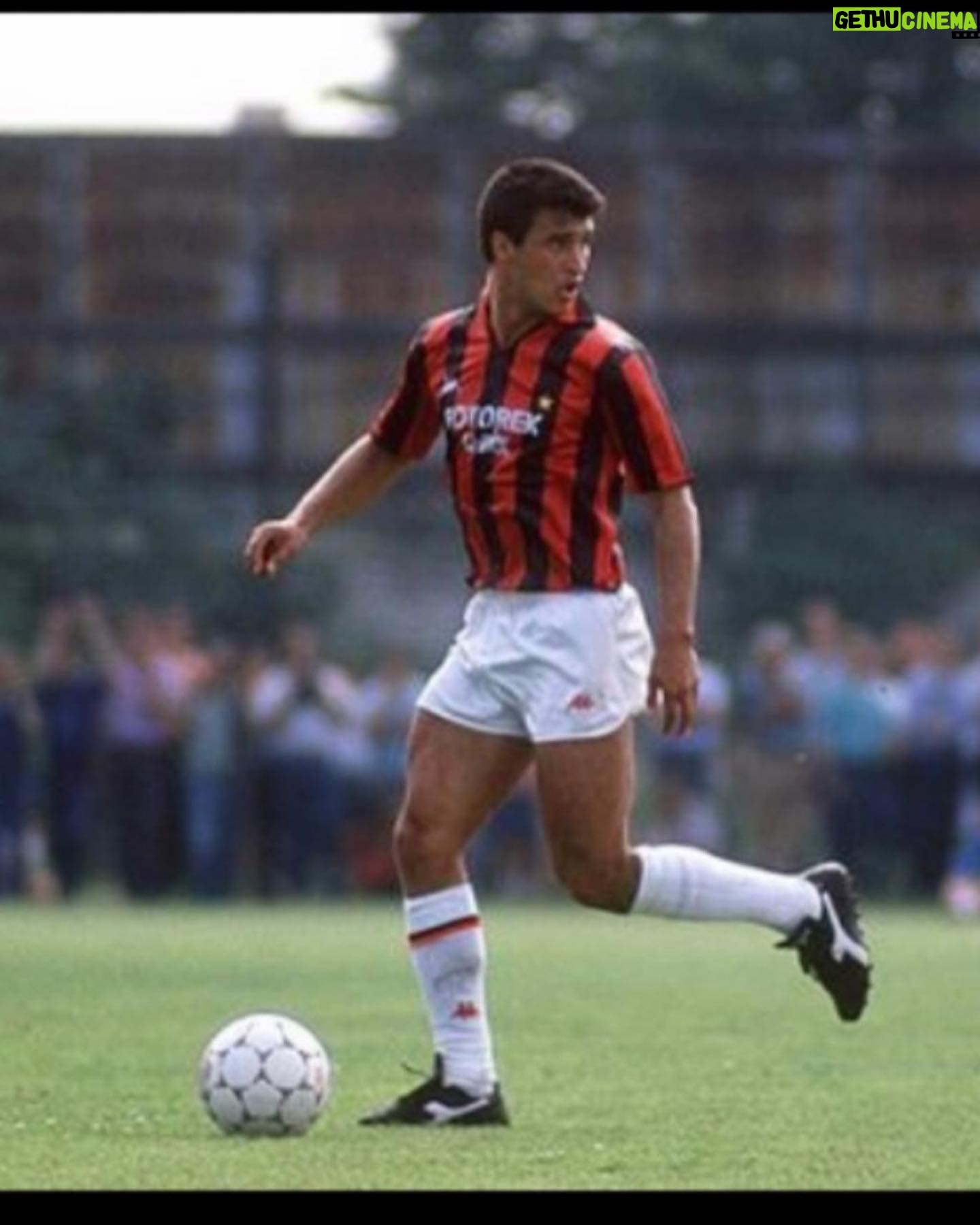 Claudio Borghi - 10.3K Likes - @acmilan v/s Porto, campeón de Europa en ese entonces ⚽️