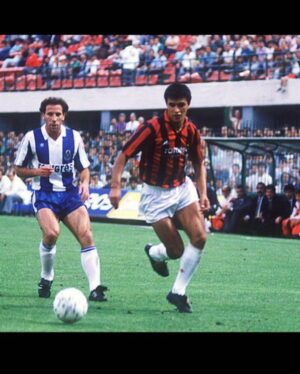 Claudio Borghi Instagram - @acmilan v/s Porto, campeón de Europa en ese entonces ⚽️