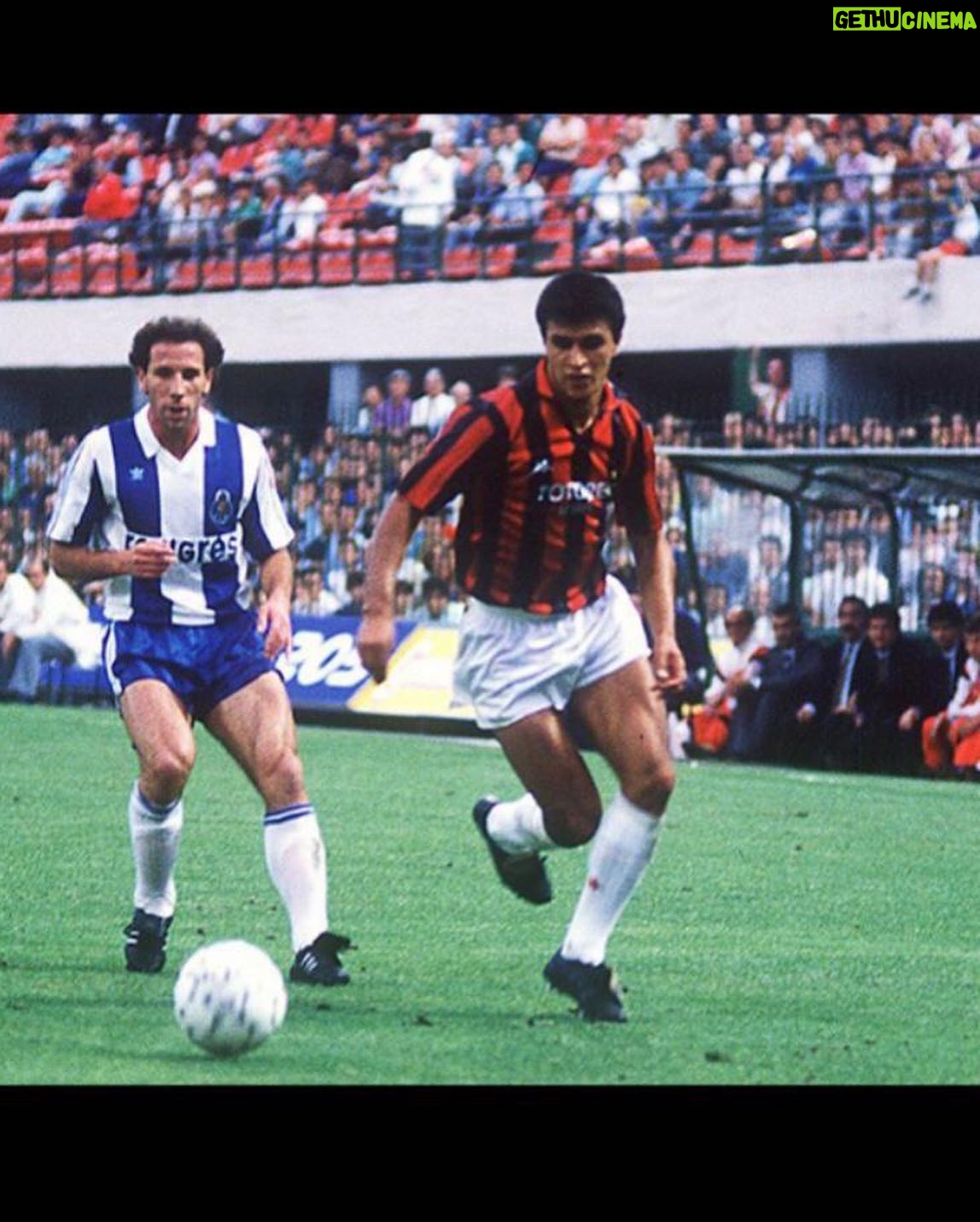 Claudio Borghi - 10.3K Likes - @acmilan v/s Porto, campeón de Europa en ese entonces ⚽️