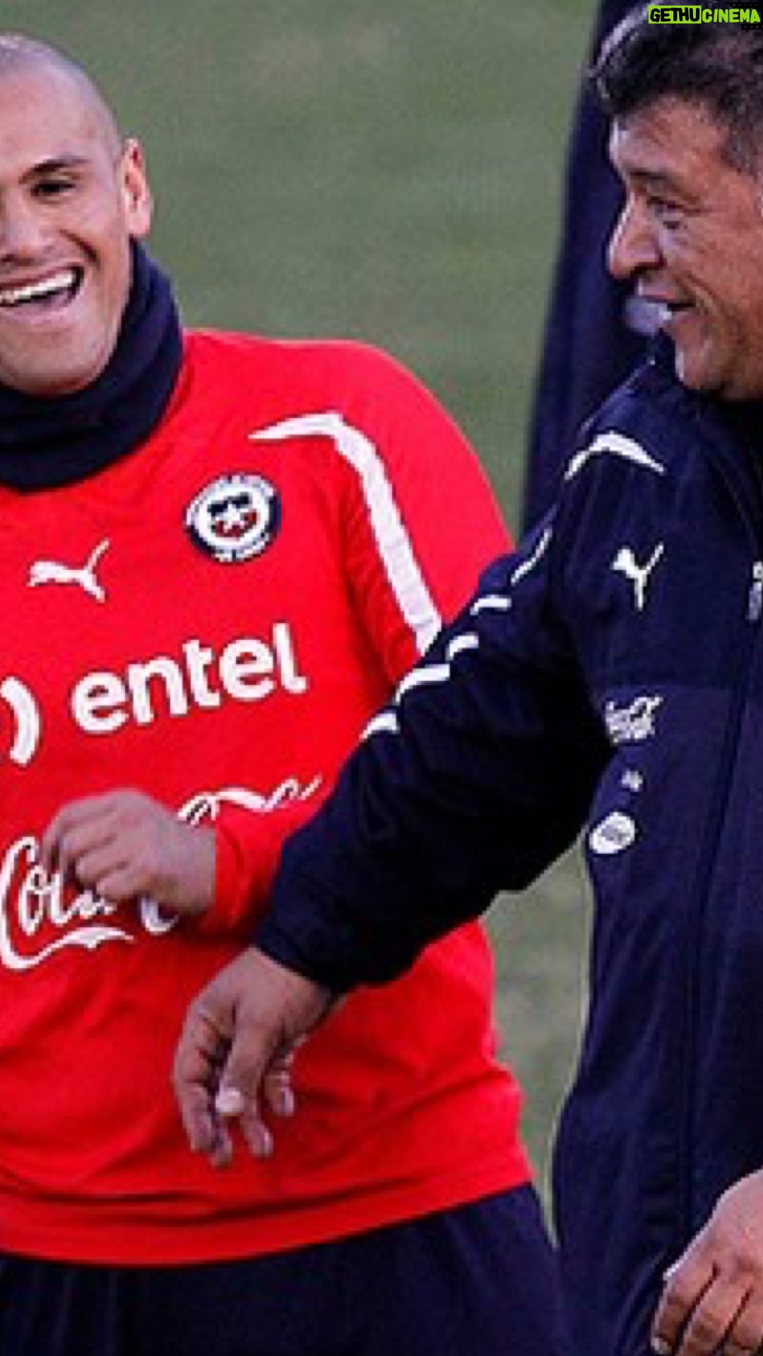 Claudio Borghi - 9.4K Likes - Felicitaciones a @humbertoandresss por sus 101 goles en la primera división chilena! En realidad son muchísimos más en tus pasos en el exterior y en la selección, pero ayer celebramos este gran hito en tu carrera, sobretodo después de no haber jugado por 5 años 👏🏻👏🏻👏🏻 No olvidemos nunca que este fenómeno fue el Goleador del Mundo en el 2006!!!