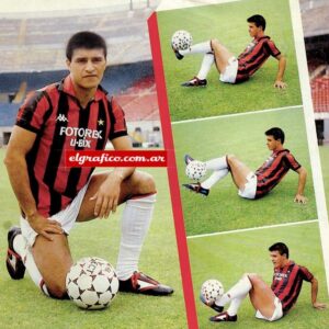 Claudio Borghi Instagram - @acmilan 1987
.
.
📷 @elgraficoweb