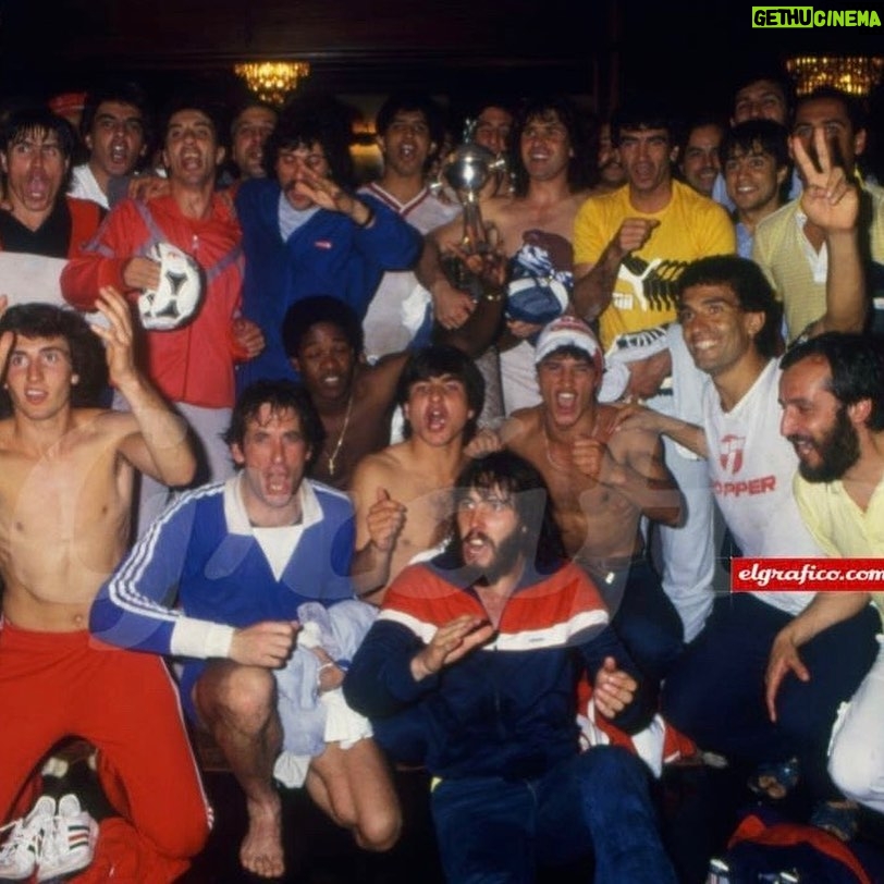Claudio Borghi - 10K Likes - Hace 35 años La Paternal gritaba de alegria porque @aaajoficial ganaba la Copa Libertadores 🐞🏆
📷 @elgraficoweb