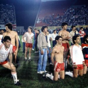 Claudio Borghi Instagram - Hace 35 años La Paternal gritaba de alegria porque @aaajoficial ganaba la Copa Libertadores 🐞🏆
📷 @elgraficoweb