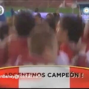 Claudio Borghi Instagram - No hay nada como poder salir campeón como jugador y como técnico en el mismo Club! 11 años del Campeonato con Argentinos Juniors! Gracias a los que siempre estuvieron y siempre can a estar con el 🐞 @aaajoficial