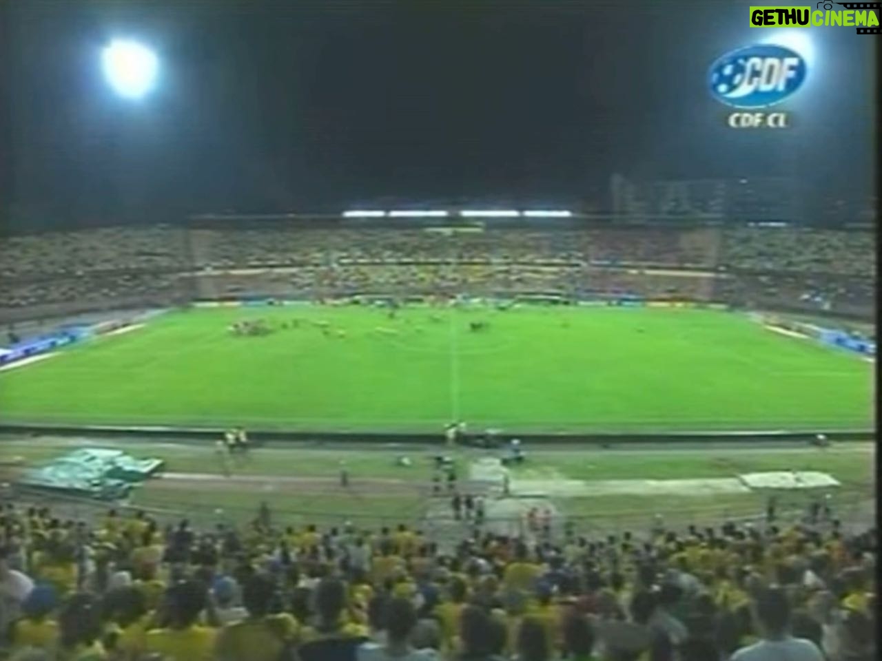 Claudio Palma - 20.1K Likes - Jueves del recuerdo!. Octubre del 2009 nos íbamos rumbo a Sudáfrica luego de 12 años, a una cita mundialista.
.
#tbt #relatos #momentos #futbol #chile