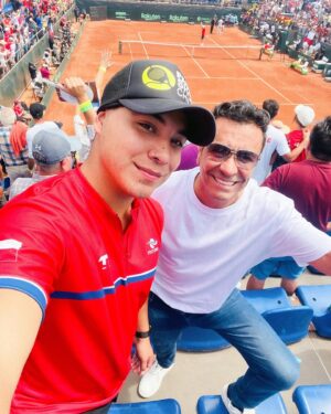 Claudio Palma Instagram - ¡Qué partidazo se mandó @nicojarry !!! Poder Asistir a Copa Davis junto a mi hijo, @pipepalma.s fue asombroso. A seguir sumando lindas experiencias. ¡Saludos a tod@s!