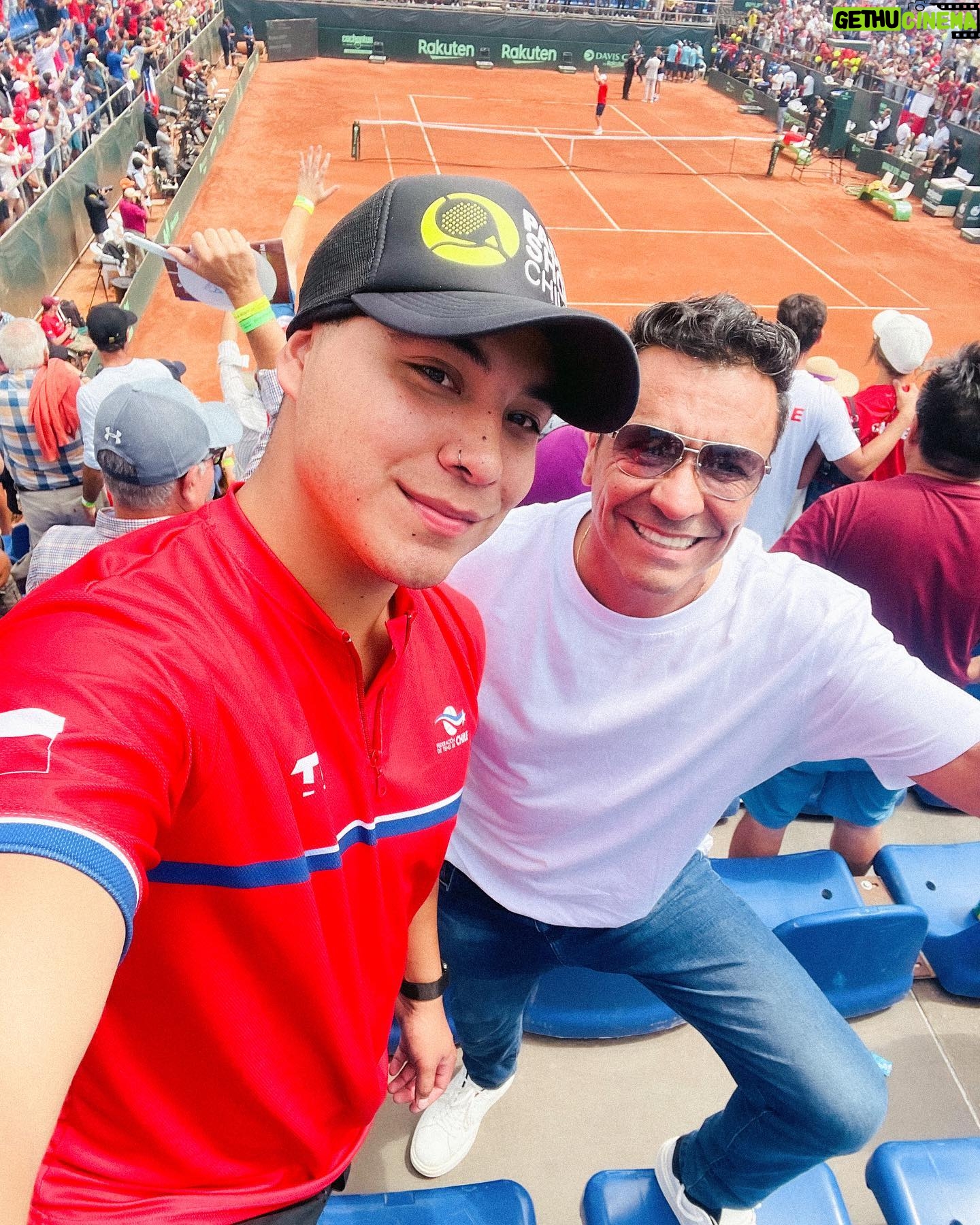 Claudio Palma - 4.2K Likes - ¡Qué partidazo se mandó @nicojarry !!! Poder Asistir a Copa Davis junto a mi hijo, @pipepalma.s fue asombroso. A seguir sumando lindas experiencias. ¡Saludos a tod@s!