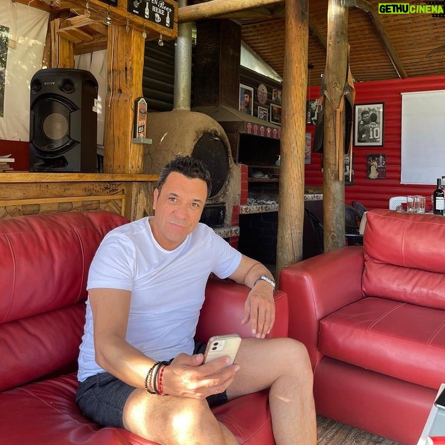 Claudio Palma - 4.9K Likes - Espero de corazón que en horas de la tarde, y al margen del resultado. Podamos estar más unidos que nunca. Amo a mi país y en él cabemos todos .
#vivachile #chile🇨🇱