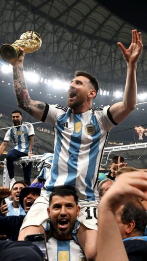 Claudio Palma Instagram - Esta emocionante final puso broche de oro al Mundial de Qatar 2022. Si bien La Roja no pudo estar presente en esta cita planetaria, disfruté cada uno de los partidos. Sin embargo, esto no habría sido posible sin el gran equipo de Chilevisión. Solo felicitaciones a los vencidos y a los vencedores de esta Copa del Mundo. 🏆⚽️