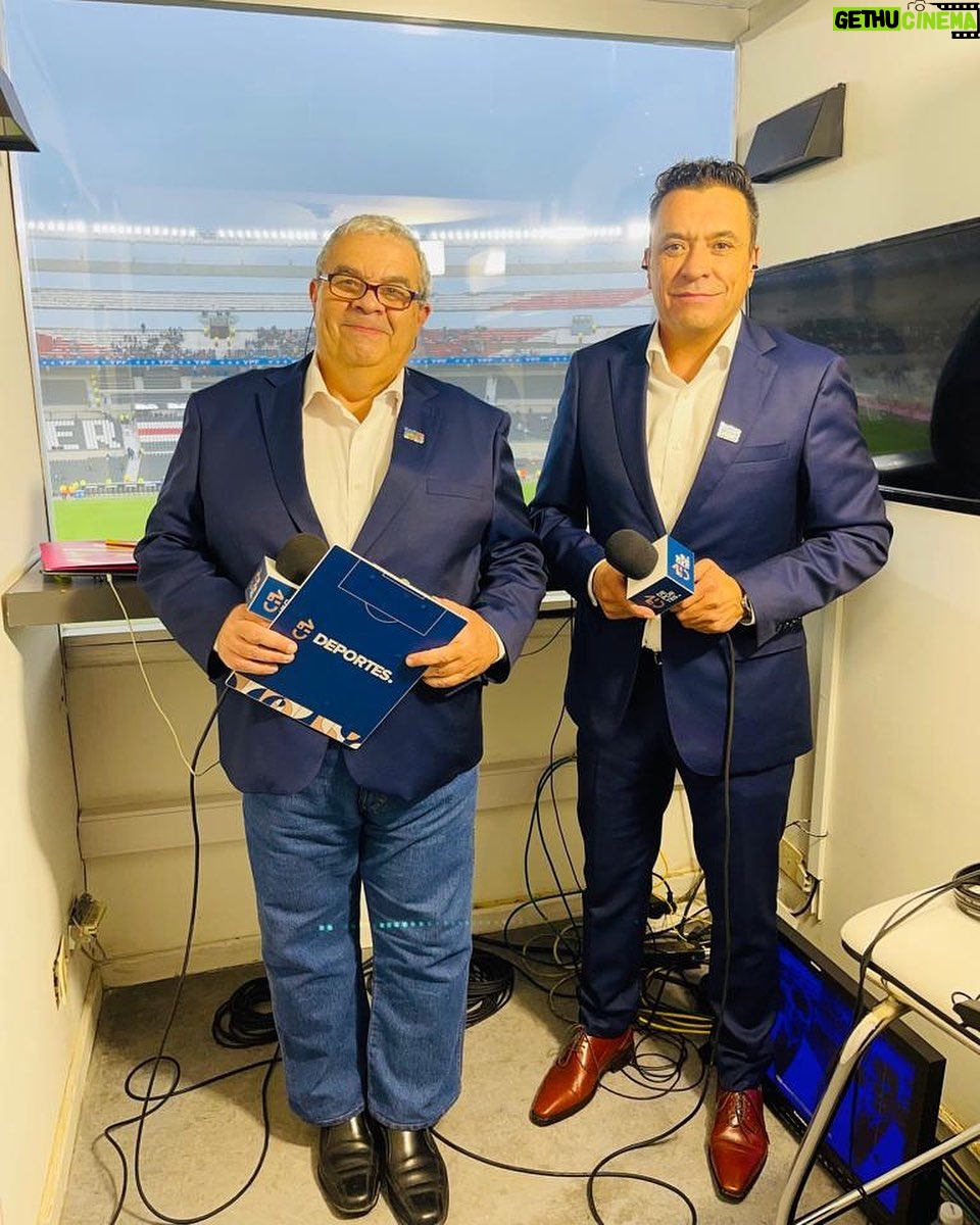 Claudio Palma - 7.6K Likes - Hoy en directo desde Buenos Aires junto a @chvdeportes arrancamos las Clasificatorias al Mundial. 🌎⚽️ A partir de las 21:00 horas viviremos el partido entre Argentina y Ecuador.