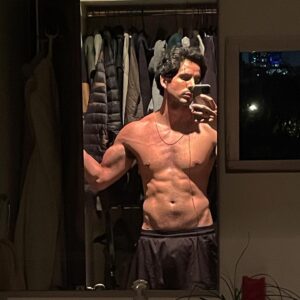 Claudio Roca Instagram - Entrenamiento de Domingo por la noche.  Ahí vamos @gustavomelofit
