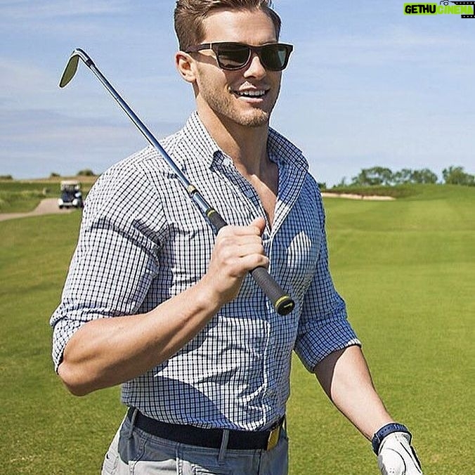 Clay Honeycutt - 7.4K Likes - @mizzenandmain 👌🏻
@singletontrey 📸