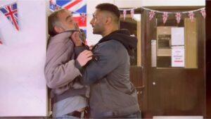 Clint Gordon Instagram - A clip from last nights Corrie…Got into a tussle with the big man himself Kevin Webster 🙏🏾🙌🏾
#corrie #coronationstreet #itv #actor