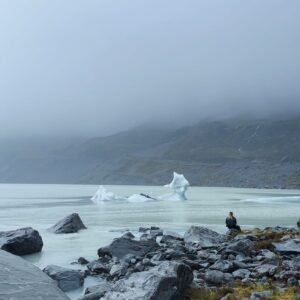 Clive Standen Instagram - A very misty Hooker Valley track 🇳🇿