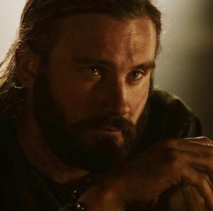 Clive Standen Instagram - #Vikings is now on @netflix and climbing up the rankings…number 6 in 2 days! ——>
In celebration of finding a new audience swipe right to hear #Rollo telling a story about Odin and the lords of Asgard ! ————swipe———>