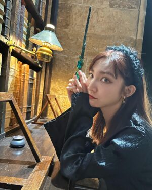 Clover Kao Instagram - Avada Kedavra 🐍