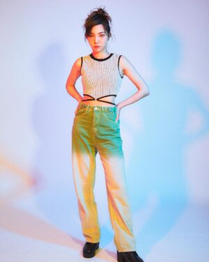 Clover Kao Instagram - 非常喜歡の一組照片🥹🥹🥹
完全選不出來最喜歡哪一張
你們幫我選？？？

Photo/ @portrait.mose 
Hair/ @1995christy_ 
Makeup/ me
Clothes/ @shanshanisagoodgirl_33