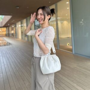 Clover Kao Instagram - 拍到最後表情逐漸母湯😆