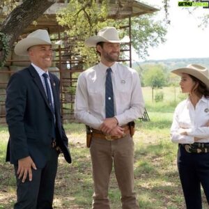 Coby Bell Instagram - New episode of WALKER tonight! 8/7c on The CW. 🤘🤠🤘#walker