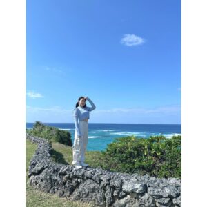 Coco Hayashi Instagram - 🌺🌴✈️
．
2024.06.28(fri.)
⁡
林鼓子 旅PHOTOBOOK
〜ココいちばん！〜
発売となりました！✨️
⁡
初の沖縄。
楽しい思い出を、ギュギュッと詰めた一冊です。
⁡
このトキメキが、
皆様にも届きますように。
⁡
そしてあなたの
#イチバンかわいい林鼓子さん
になれますように♡♡
．
ご購入はぜひゲーマーズさんにて✨
オンラインストア
↓↓↓
https://www.gamers.co.jp/pd/10728020/
(URLはストーリーにも添付いたします！)
．
．
#林鼓子 #photobook  #ココいちばん 
#沖縄 #okinawa
