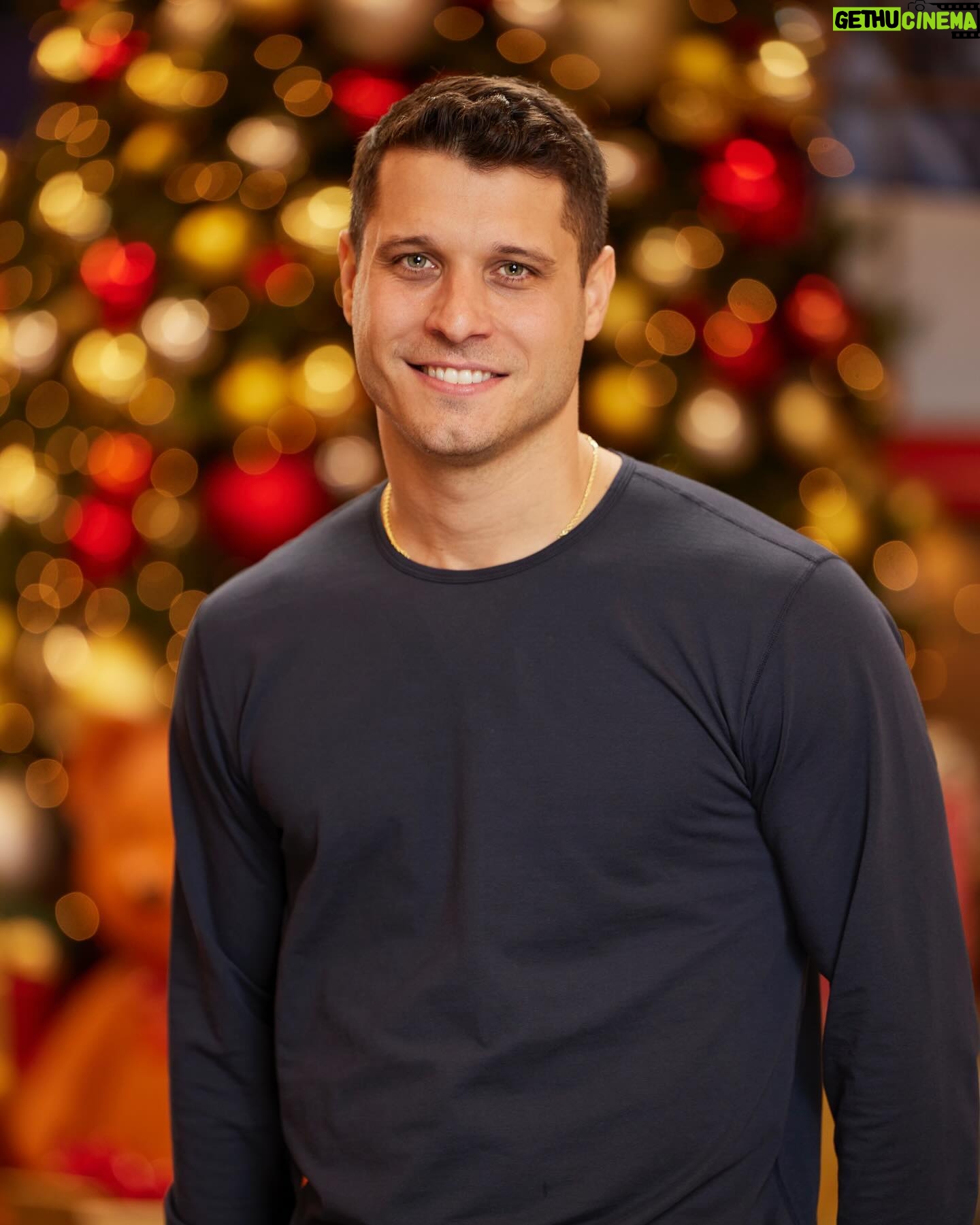 Cody Calafiore - 16.9K Likes - This one is definitely good for goodness sake! 🤗🎄 Our third player is BB Legend Cody Calafiore.