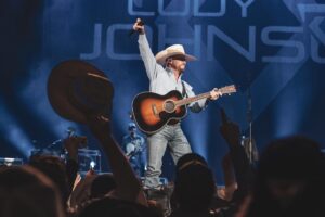 Cody Johnson Instagram - Another sold out show in Birmingham! Let’s go, #CoJoNation! Don’t forget to vote for the @cmt Music Awards today, y’all! Link in bio.

📸 @jttex