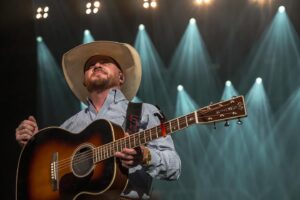 Cody Johnson Instagram - Another sold out show in Birmingham! Let’s go, #CoJoNation! Don’t forget to vote for the @cmt Music Awards today, y’all! Link in bio.

📸 @jttex
