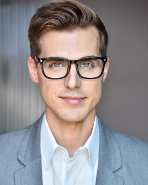 Cody Linley Instagram - Caption this!🤓
•
•
• 📸 @headshotsbymarc 
#headshot #glasses #codylinley #codylinleylove #suit #postivevibes #confidence