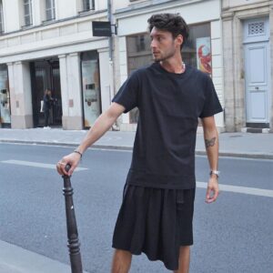 Colette Instagram - 📣 ANNONCE 10K 📣 CONCOURS TERMINÉ
Bon c’est vrai qu’on est plus proche des 15.000 que des 10.000 maintenant mais je tenais à vous remercier de votre soutien de tous les jours avec un cadeau particulièrement significatif pour moi 🤍

Vous savez, ou peut être pas que j’ai eu l’occasion de créer et de gérer ma propre marque de vêtements. Cela a été mon plus projet (et ma plus grosse déception à la fois) mais la bonne nouvelle dans tout ça c’est que je propose à 3 personnes de gagner la pièce de leur choix pour fêter la belle petit communauté que nous sommes. 

Pour cela : 
- Me suivre (le but c’est de remercier ceux qui sont présents et qui soutiennent) 🤍
- Taguer 2 personnes de votre choix. 

Je vous annoncerai les résultats en story et contacterai les gagnants du tirage le mercredi 31/10 (histoire que vous soyez de bonne humeur avant Halloween 🎃).

Sinon encore merci pour tout, vous êtes des pépites ♥️