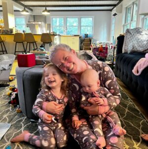 Colin Donnell Instagram - Very lucky to be Dad to these two peanuts. #nationaldaughtersday #girldad