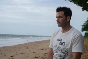 Colin Donnell Instagram - Hangin out hoping you’re all enjoying #Irreverent. All episodes now available on @peacocktv in the US and @netflixanz for Australian/New Zealand crowd.

#needanarkinoahguy
