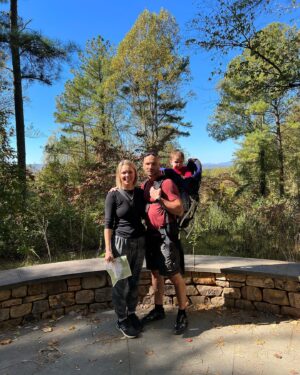 Collette Wolfe Instagram - We are all looking at the camera at the same time!  Family hike. I love the fall. #basic 🍁🤷‍♀️🕸