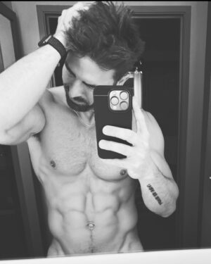 Colt Prattes Instagram - Dear Lionel Richie,

Sunday morning was not as “easy” as described. 

-Colt