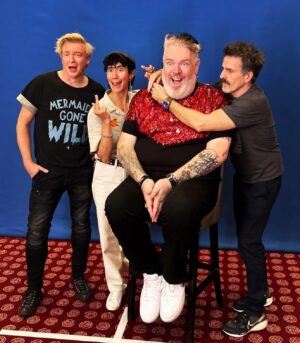 Con O'Neill Instagram - What love looks like x
#ofmd #ofmdfandom #ofmdfanart #izzyhandsfanart #izzy @basingstokecomiccon