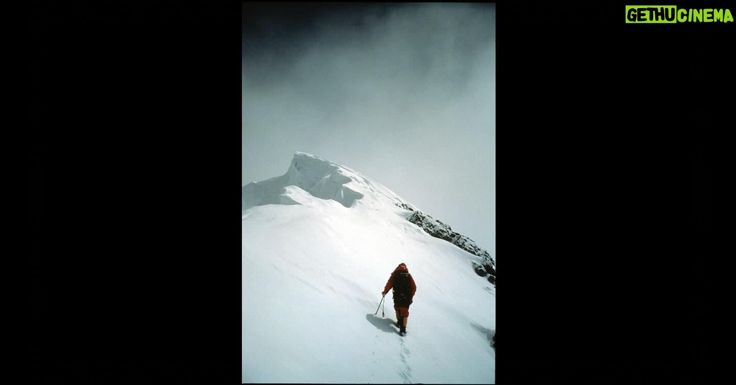 Conrad Anker - 5.5K Likes - @davehahn.climb :: 17 May 1999 :: Everest Summit.
Twenty five years later and we still think this is a sensible activity.
#everest #climbing