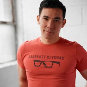 Conrad Ricamora Instagram - Thanks @littleshopnyc for one hell of a ride💚 📸: @ricardobirnbaumphotography @ricardobirnbaum